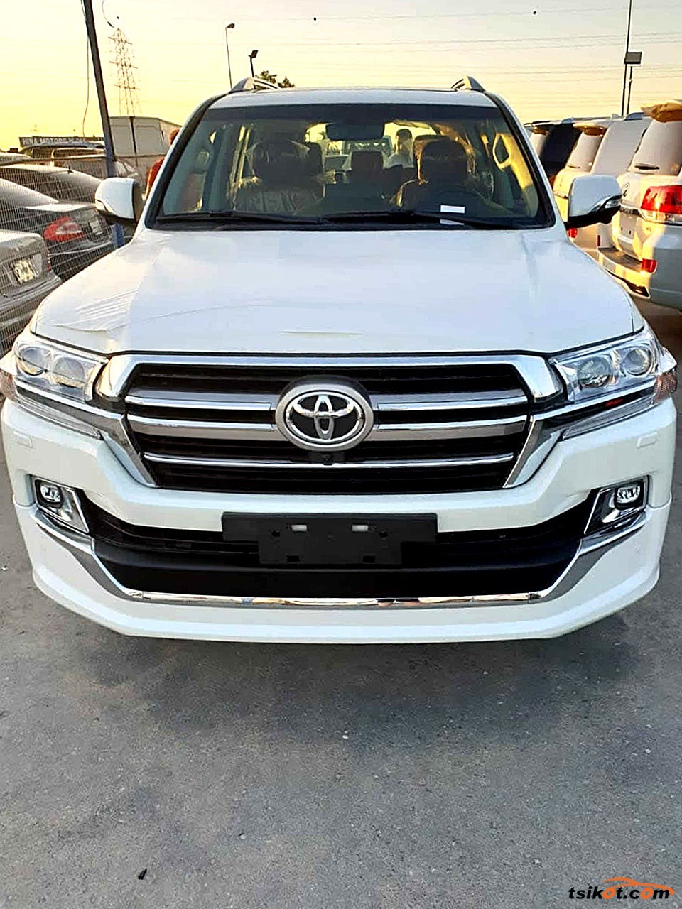 2017 TOYOTA LAND CRUISER